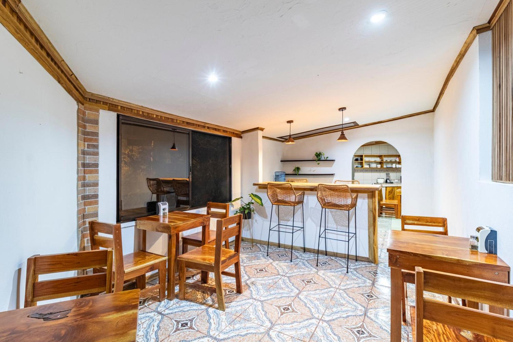 Montefresco Boutique Hostel モンテベルデ エクステリア 写真